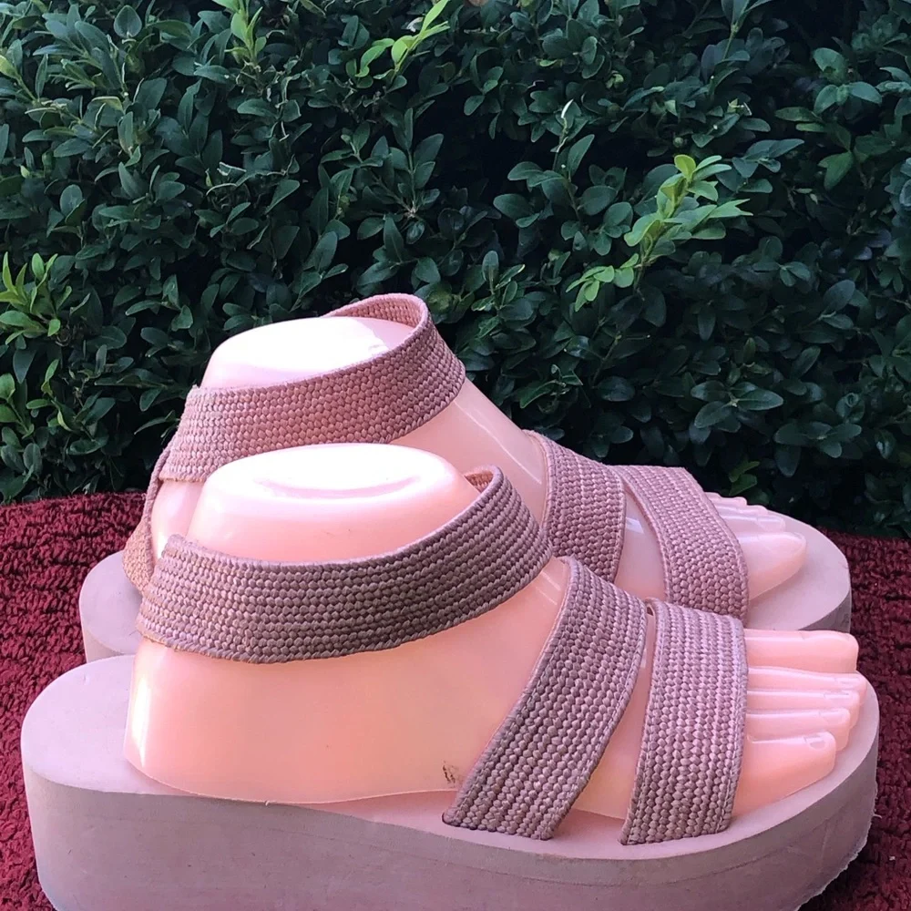 XOXO Bill Women’s Pink Neutral Woven Platform Sandals Size 8M